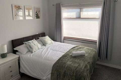 Room 7 (3)
