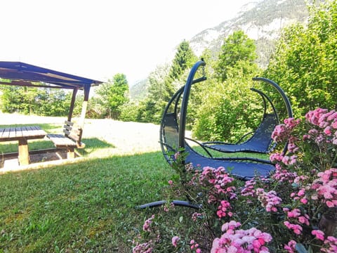 Summer, Leisure, Garden, Mountain Range, Shade, Lawn, Park, Outdoor Furniture, Vacation, Botanical Garden