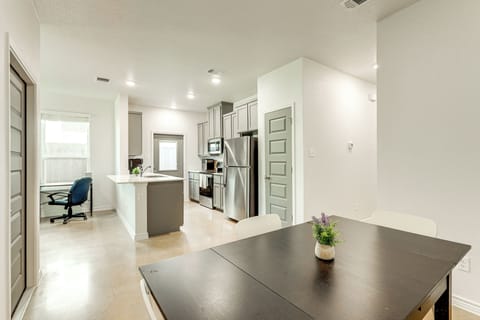 Dining Area | Central A/C & Heating | Open Floor Plan