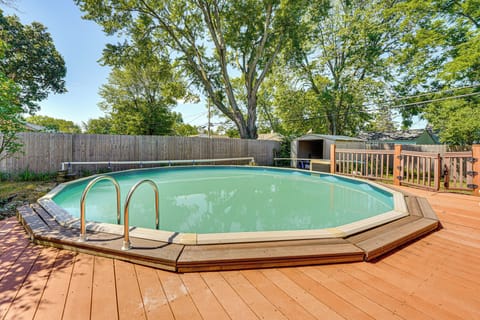 Toledo Vacation Rental | 5BR | 2BA | 2,000 Sq Ft | Stairs Required