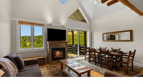 Living Room / Dining Room