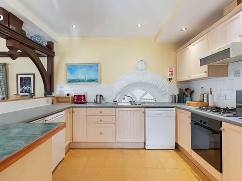 Kitchen area | Llanfor, Fishguard