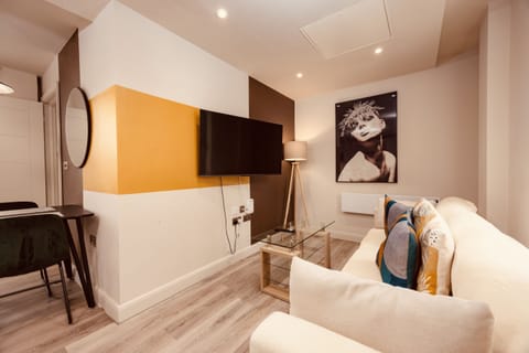 Living Room / Lounge