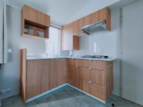 Kitchen of Holiday Park Klein Strand - Premium Chalet 4p