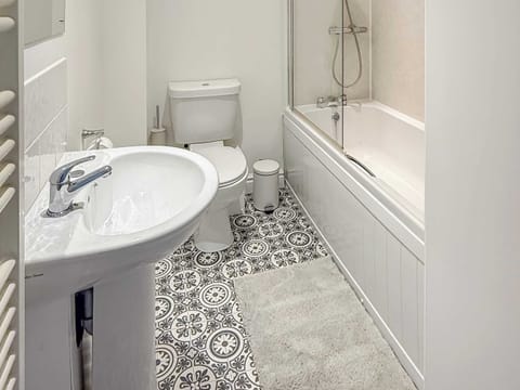Bathroom | The Granary - Holly Farm Holiday Cottage, Stoke St. Gregory, near Taunton