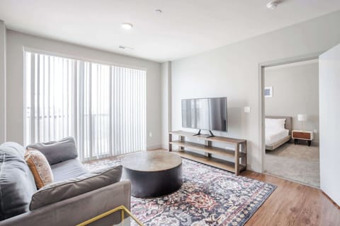 CozySuites at the Banks gym, pool 14