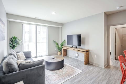 CozySuites at the Banks gym, pool 08