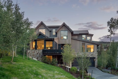 Vischer - Mountain Oasis - Luxury Living with skiing just steps away