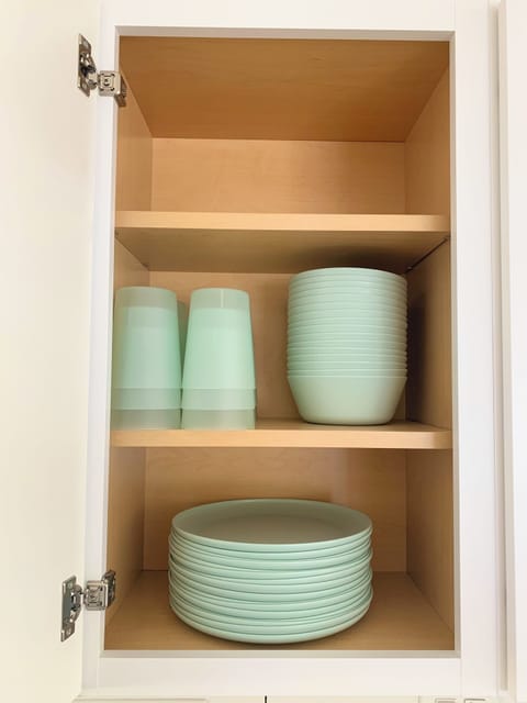 Kitchen: Outdoor Plates, Bowls & Glassware