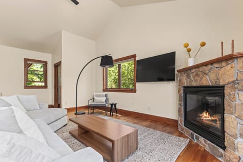 Upstairs Living Area