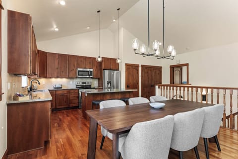 Kitchen | Dining Area