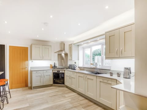 Kitchen | Gwel Y Castell - Salop Caravans, Harlech