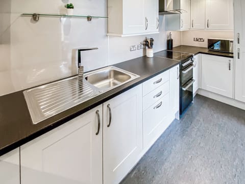 Kitchen | Broad Street Gardens 7 - Broad Street Gardens Apartments, All Orkney Islands