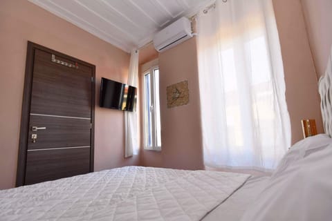 Modern Bedroom with Double Bed