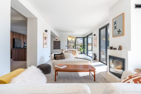 Bright living room, Villa's capacity for 10 People