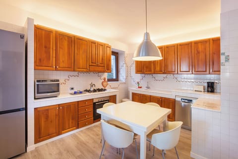 9f3e6e52-344c-46c6-92b7-2b4d2ea4d46c