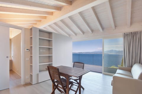 035a5650-2f49-4ae3-b6db-1cf5fb5e9e1a