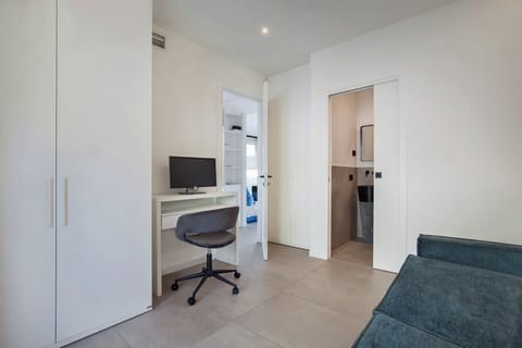 687ed635-075f-494f-bd34-4b6a64da9beb