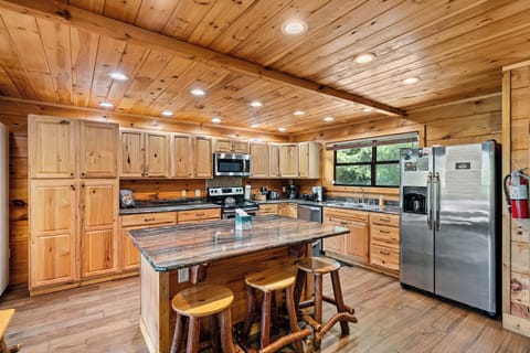 Fully Equipped Kitchen with Stainless Steel