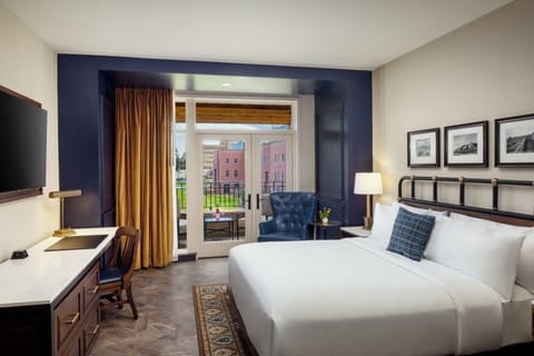 Suite with a King bedroom