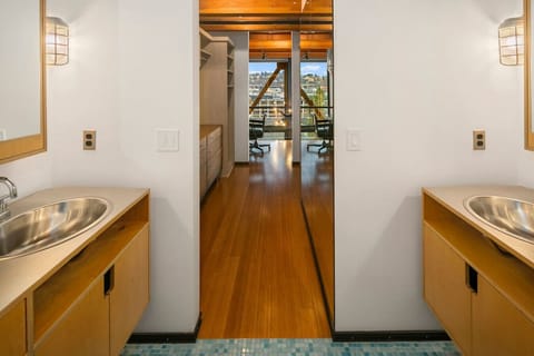 Master Bedroom Ensuite Bathroom