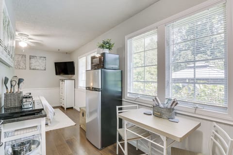 Kitchenette | Cooking Basics | Dishware/Flatware | Pod Coffee Maker | Microwave