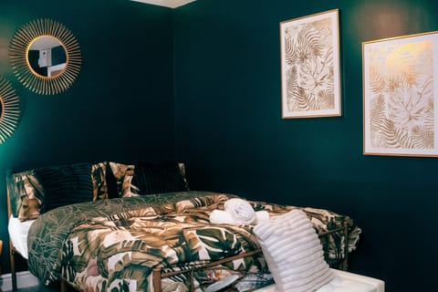 Living Room / Lounge