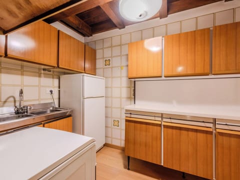 Kitchen, Flooring, Wood, Interior Design, Countertop, Major Appliance, Floor, Cabinetry, Kitchen Appliance, Ceiling