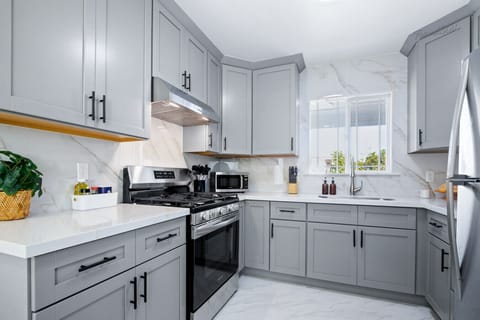 Cooked breakfast with the crew like we were on our own cooking show. #travelSGV