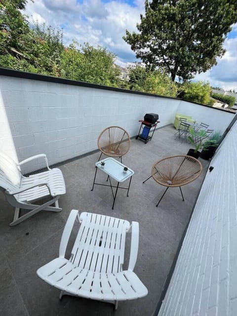 70a98589-d181-4950-a384-7d0870ce7ad0