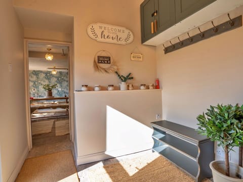 Interior Design, Wall, Flooring, Wood, Floor, Ceiling, Room, Furniture, Lighting, Home