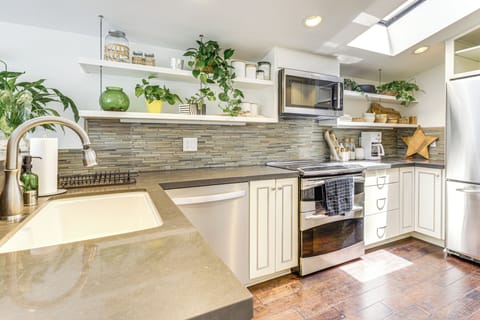 Kitchen | 2nd Floor | Drip Coffee Maker | Toaster | Cooking Basics