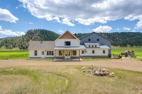 Florissant Vacation Rental | 5BR | 3.5BA | Step-Free Entry | 4,400 Sq Ft