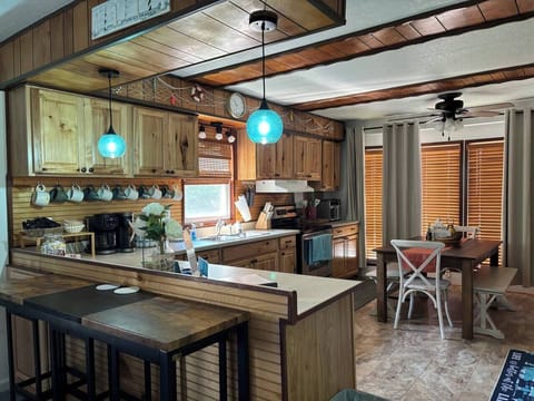 80a00b2b-da9a-46f2-9924-0845e3c41824