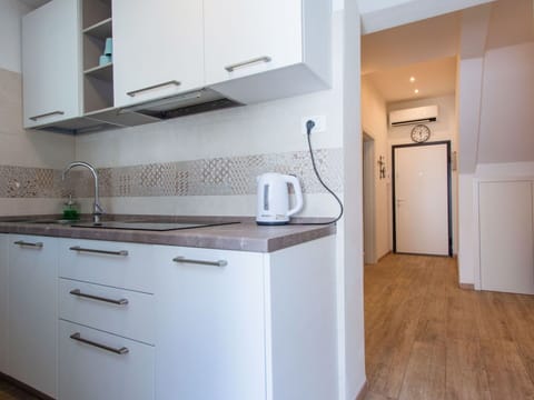 Interior Design, Ceiling, Apartment, Flooring, Furniture, Floor, Room, Lighting, Home, Couch