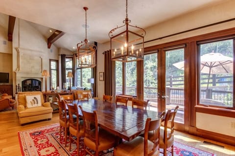 Dining Village Walk at Beaver Creek