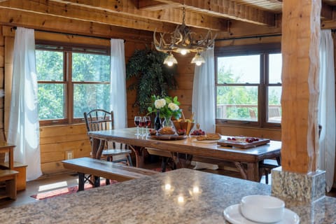 Gather here for delicious meals. (Big Bear Lodge)