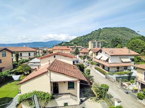 Building, Mountainous Landforms, Residential Area, House, Mountain, Town, Neighbourhood, Hill, Home, Roof