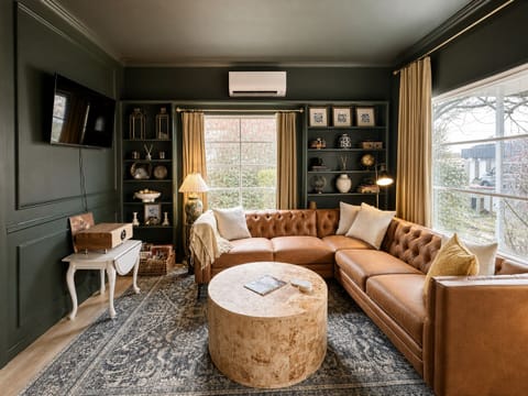 Plenty of space for your group to unwind while enjoying McMinnville.
