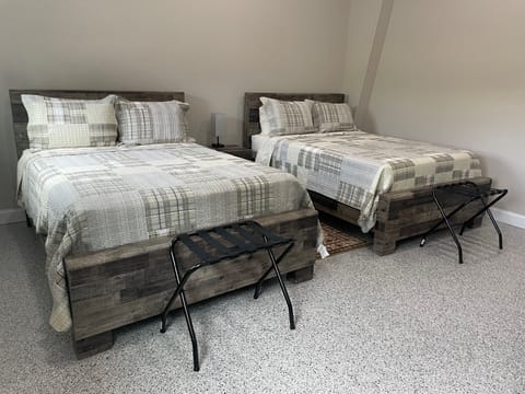 Second bedroom: 2 new queen beds