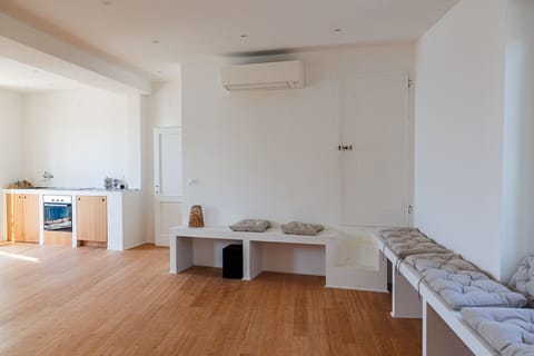 Autumn, Living Room, Spring, Summer