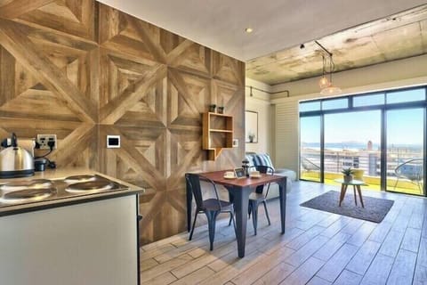 Stylish apartment with Atlantic Ocean views! (7197)