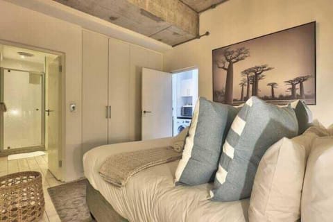 Stylish apartment with Atlantic Ocean views! (7211)