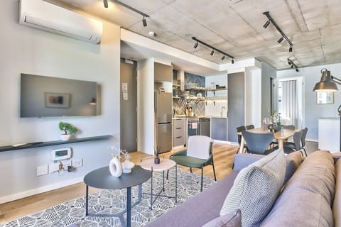 Trendy  SeaPoint  WiFi  Secure Parking (9539)