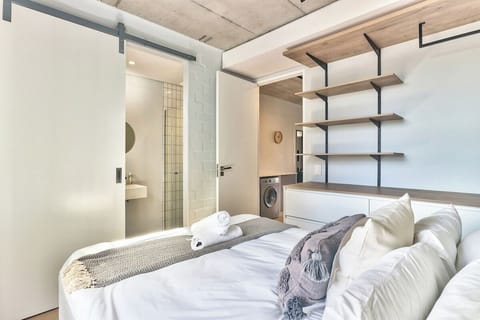 Trendy  SeaPoint  WiFi  Secure Parking (9541)