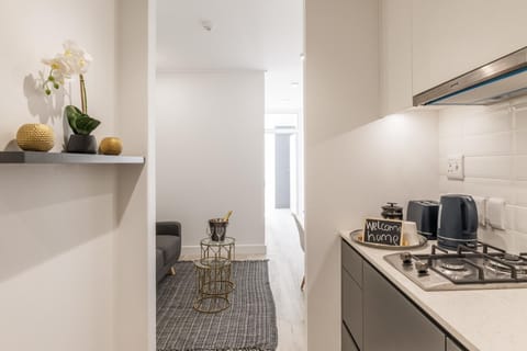 Modern Woodstock Apt w/ Mountain View (23198)