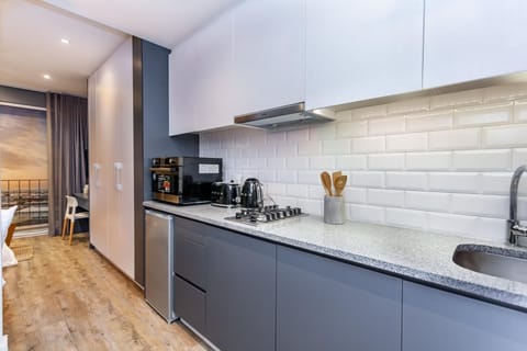 1onAlbert 1 Bedroom in Woodstock with Pool & Gym (22134)