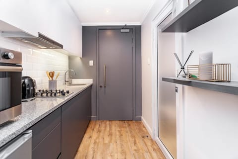 1onAlbert 1 Bedroom in Woodstock with Pool & Gym (22125)