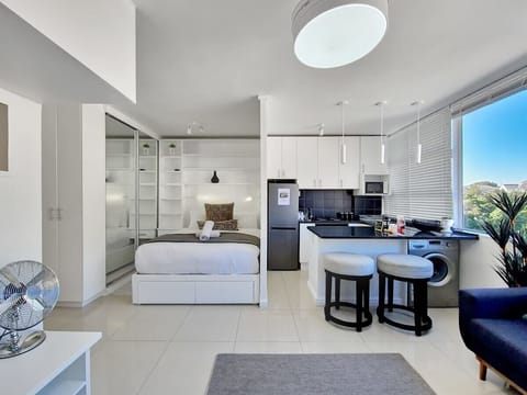Stylish Sea Point Getaway  Secure & Scenic (9833)