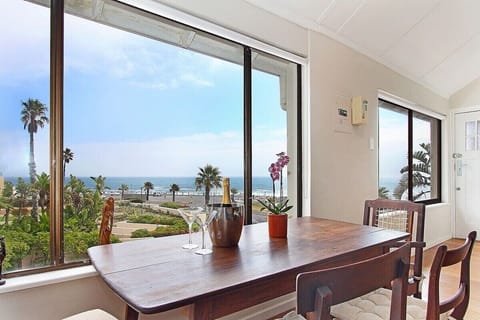 Ocean views. Beach front 4 sleeper Great Location (2103)